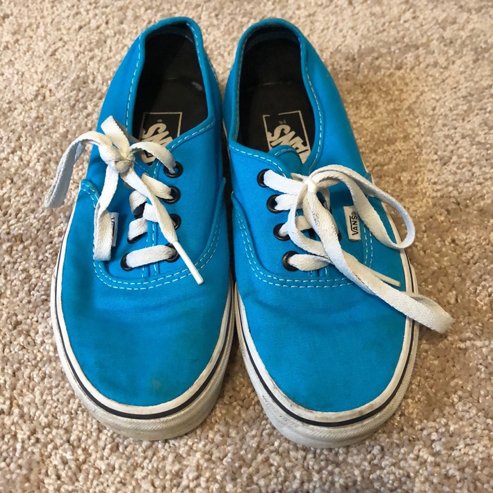 3/$15 Vans Women’s 6